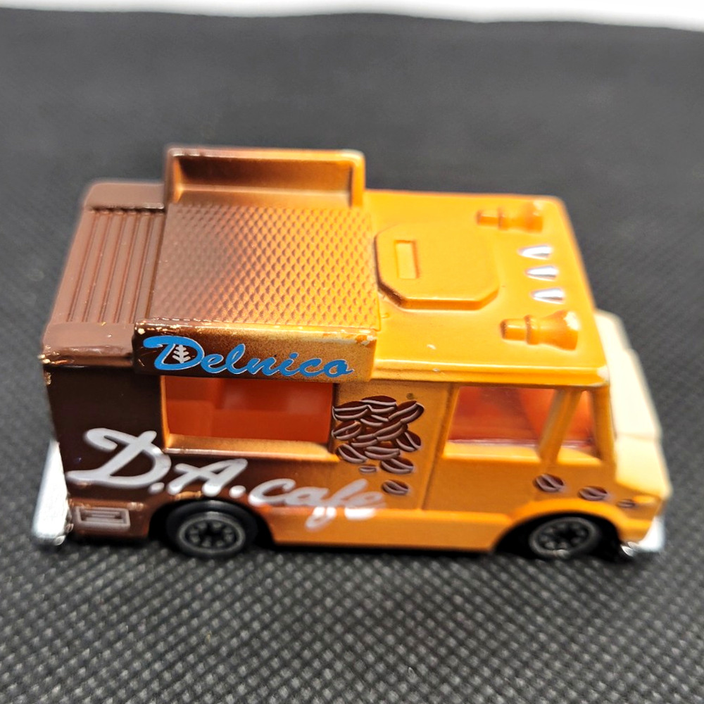 1:64 Diecast Dr. Cafe Food & Beverage Truck Orange Brown Beige del rico